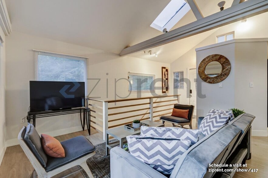 Building Photo - 17363 Park Ave