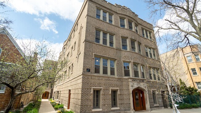 Primary Photo - Spacious 1 BR - New Renovation Near the La...
