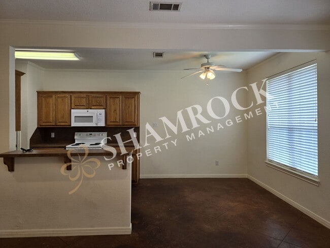 Building Photo - Surrey Ridge Duplex