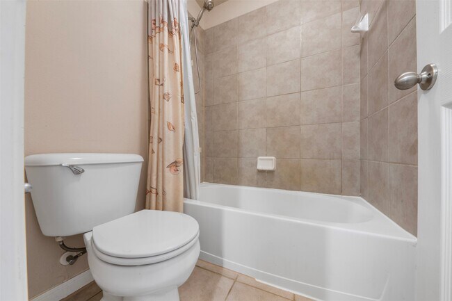 Building Photo - 13907 Normandy Ct