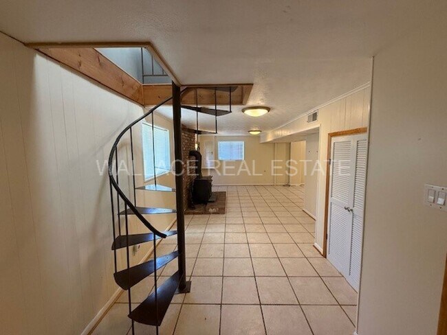 Building Photo - OAK RIDGE: 3 BEDROOM, 2.5 BATH HOME IN EMORY HEIGHTS