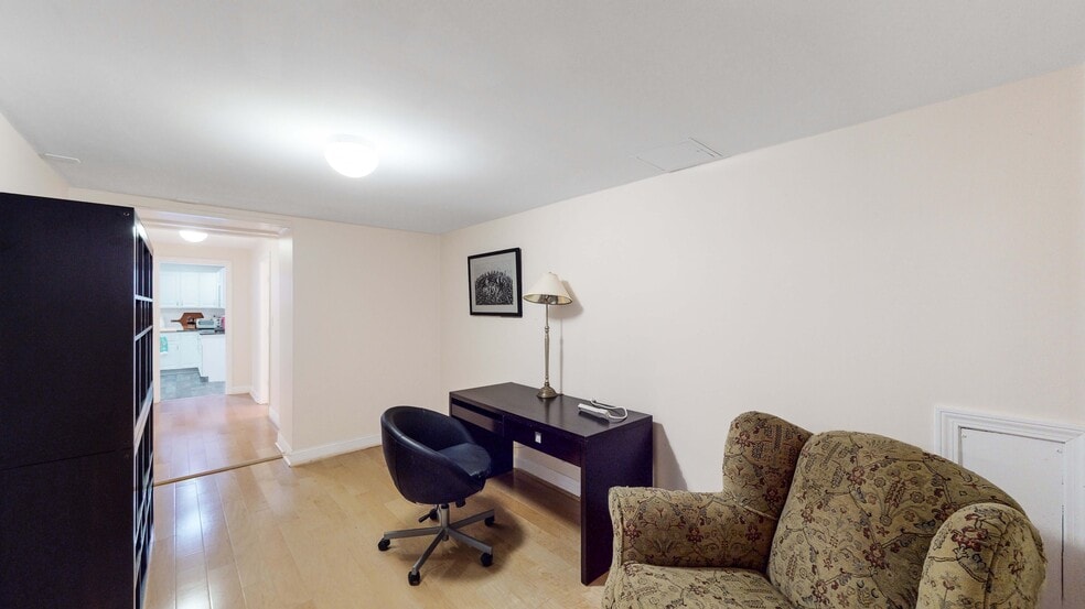 Accessory Apt Sitting Room - 40 Possum Rd