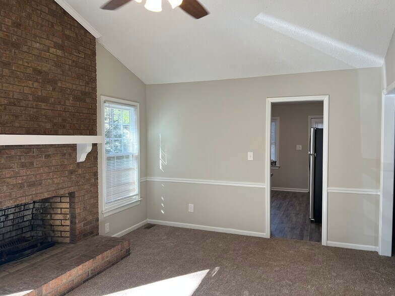 Building Photo - 2703 Byerly Dr N