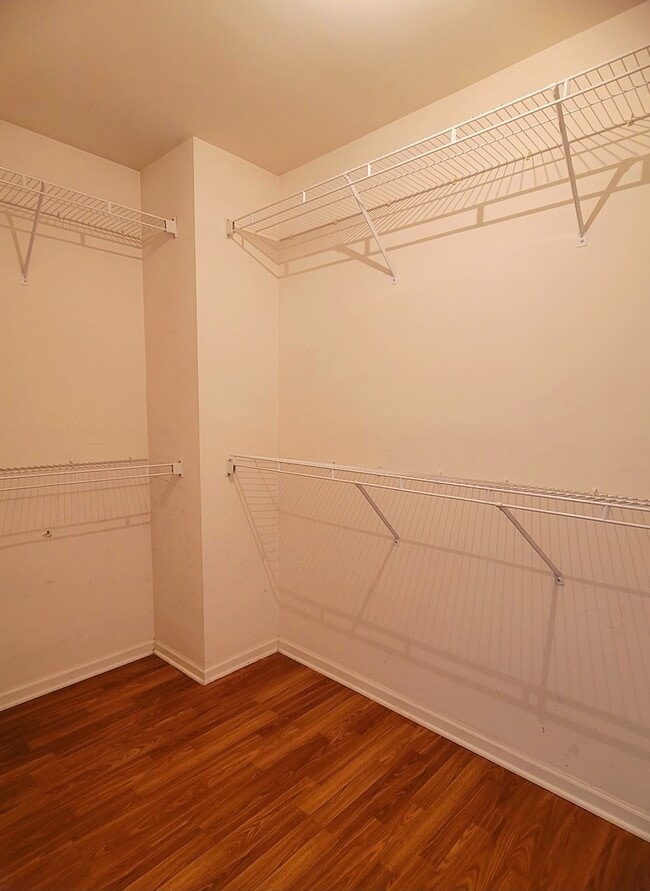 Building Photo - 2125 Fulham Dr