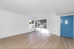 Building Photo - 1138 N Valley St