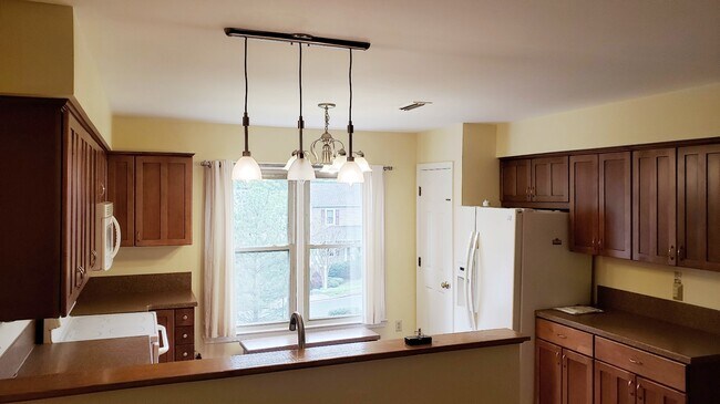 Building Photo - 1542 Surry Hill Ct