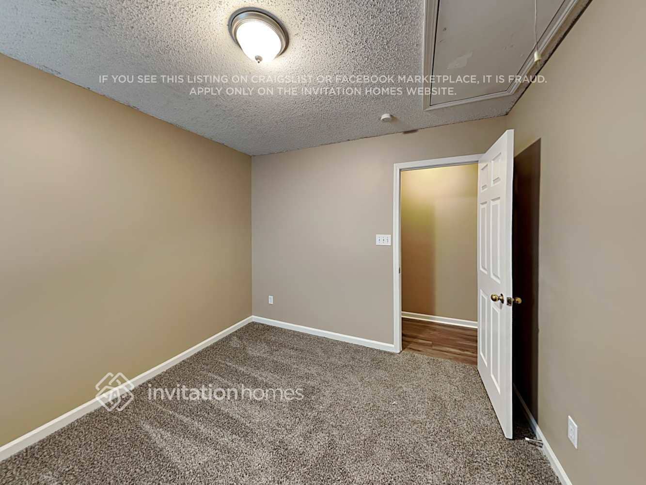 Building Photo - 3049 Parade Ln SW