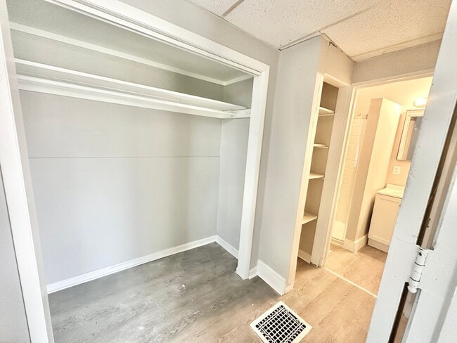 Building Photo - 2901 S 43rd St