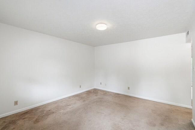 Building Photo - 482 E Red Bud Rd