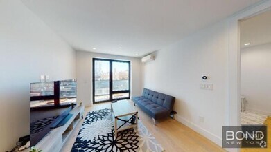 Building Photo - 1 bedroom in Long Island City NY 11102