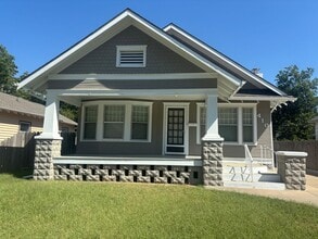 Building Photo - Beautiful 3 bedroom home