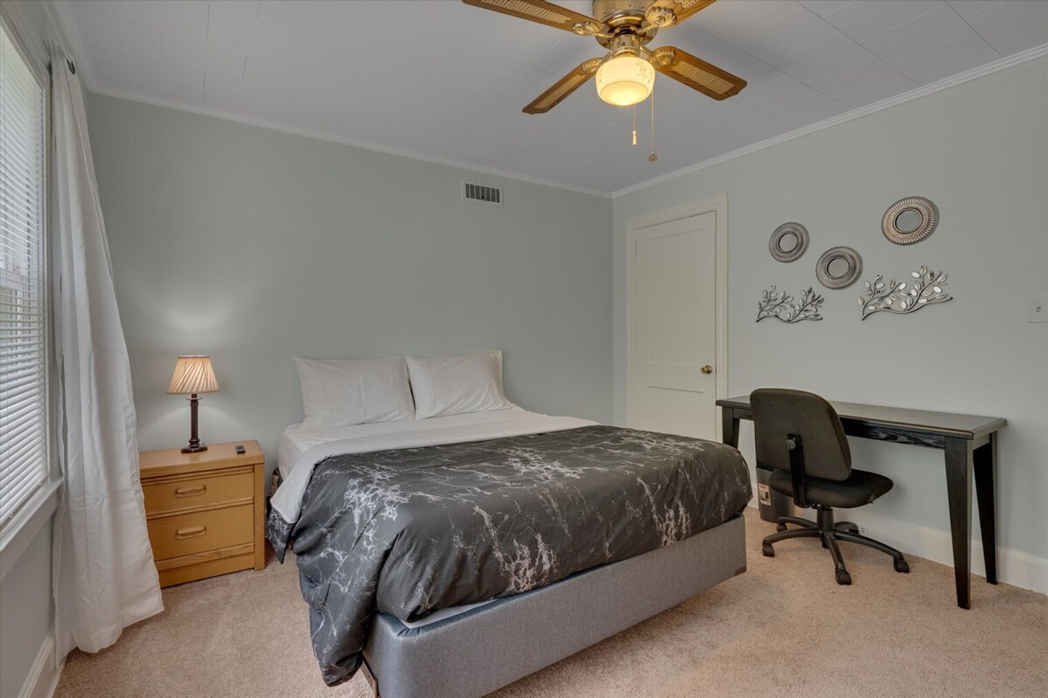 Building Photo - 1001 Watts St