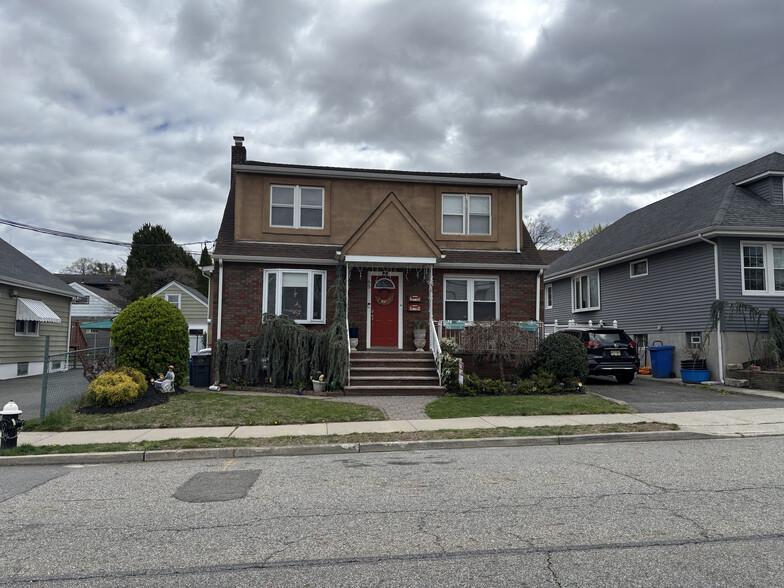 Primary Photo - 65 Newby Ave