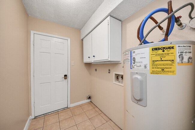 Building Photo - 12707 Corona Ln