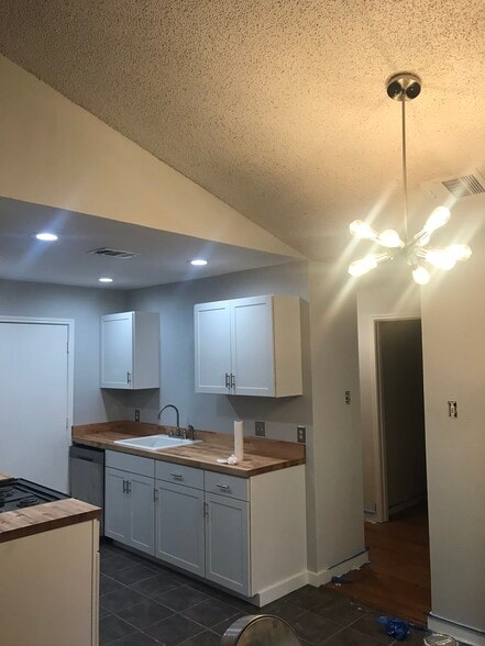 Building Photo - 8757 Birmingham Dr