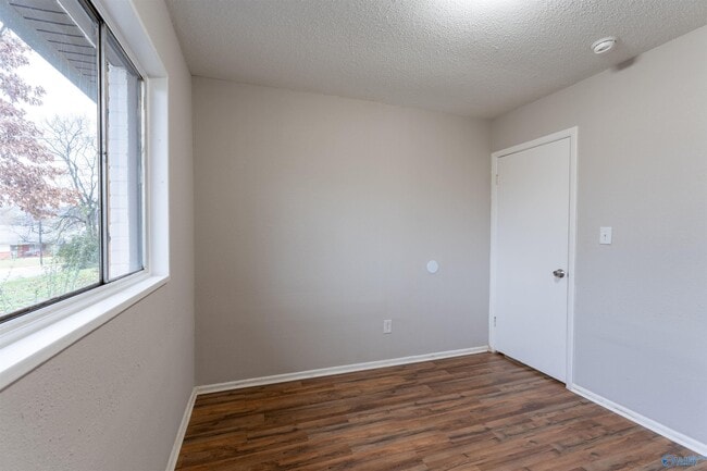 Building Photo - 112 Wilkenson Dr NE