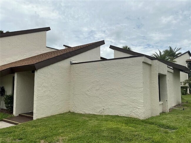 Building Photo - 2207 Belleair Rd