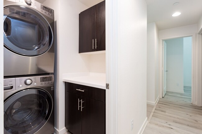 Building Photo - Beautiful Townhome at Millenia in Otay Ranch!