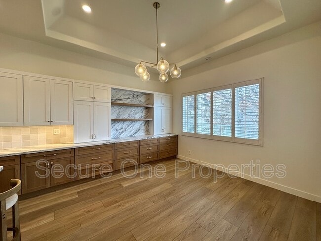 Building Photo - 379 Westlake Vista Ln