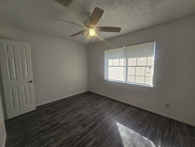 Building Photo - 7518 Hummingbird Ln