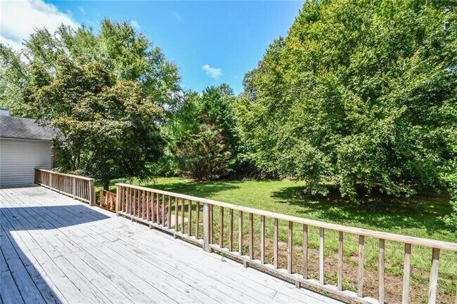 Building Photo - 17040 Birmingham Rd