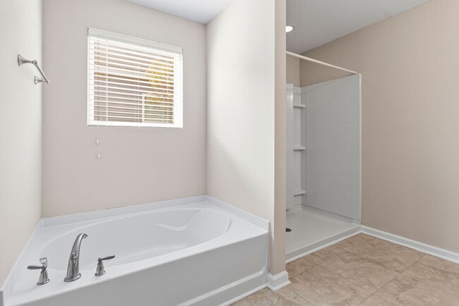 Building Photo - Mountain Ash home