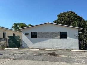 Building Photo - 673 W 30th St