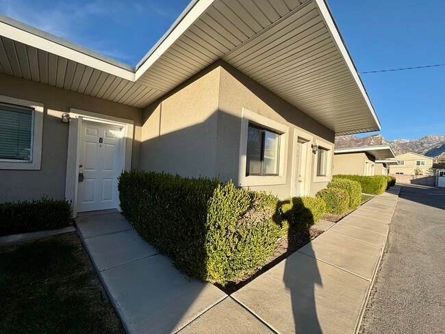 Building Photo - 1643 S State St