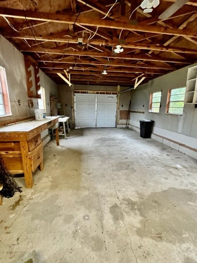 Building Photo - Rental Avail in Montclair!