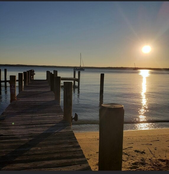 Building Photo - 13113 River Ter