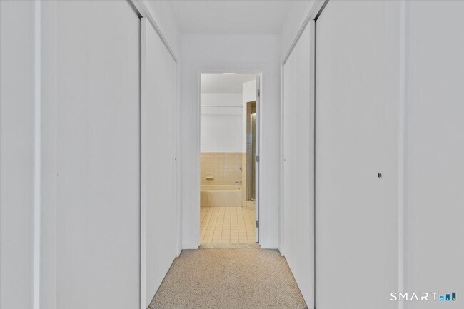 Building Photo - 13 Harbour Close