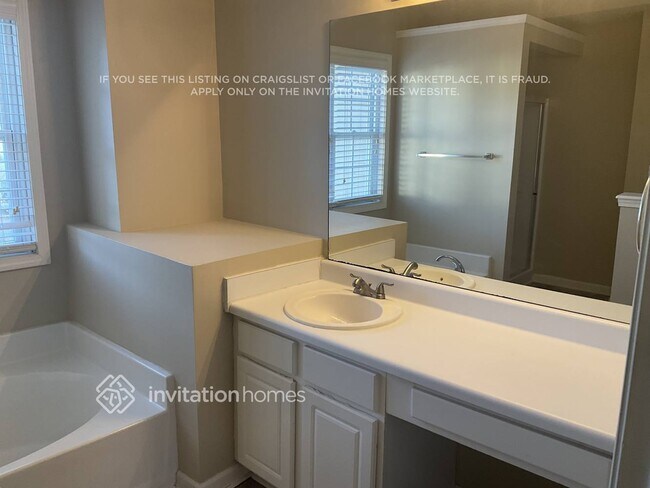 Building Photo - 4327 Chesapeake Trace