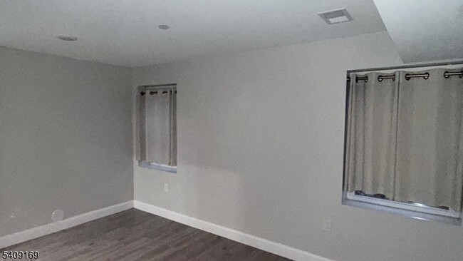 Building Photo - 549 Palisade Ave