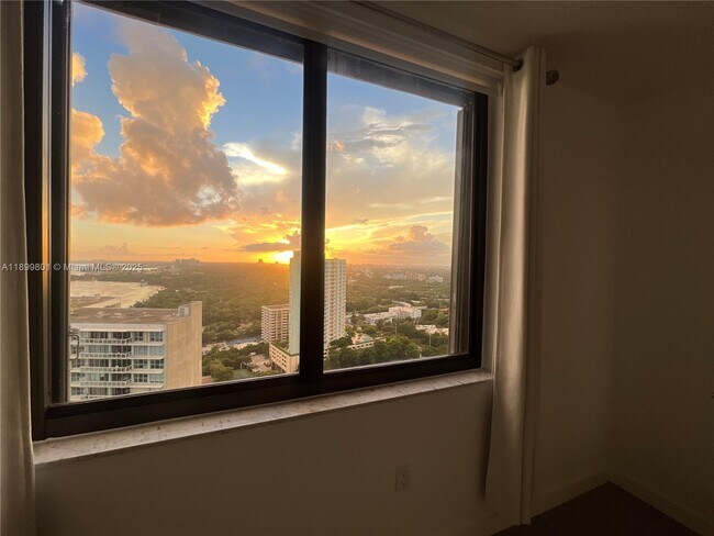 Building Photo - 2333 Brickell Ave