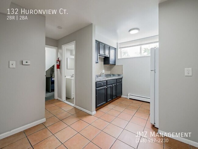Building Photo - 132 Huronview Ct
