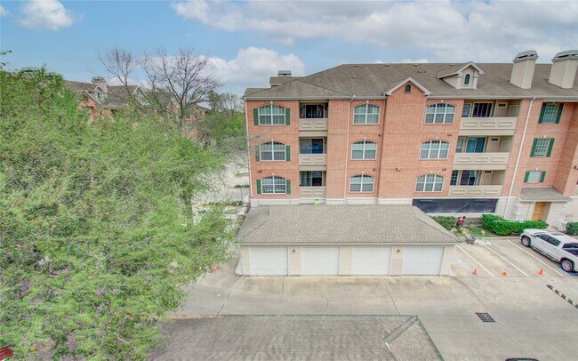 Building Photo - 2111 Welch St