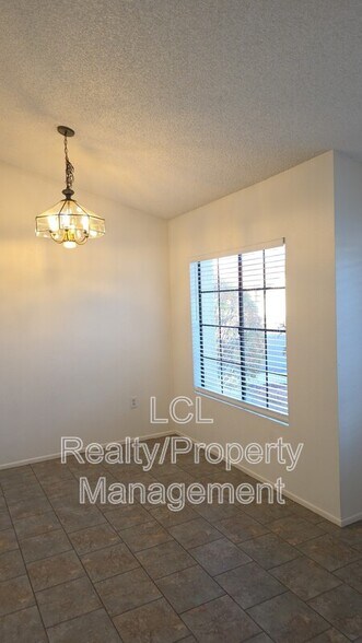 Building Photo - 26661 Braddock Rd