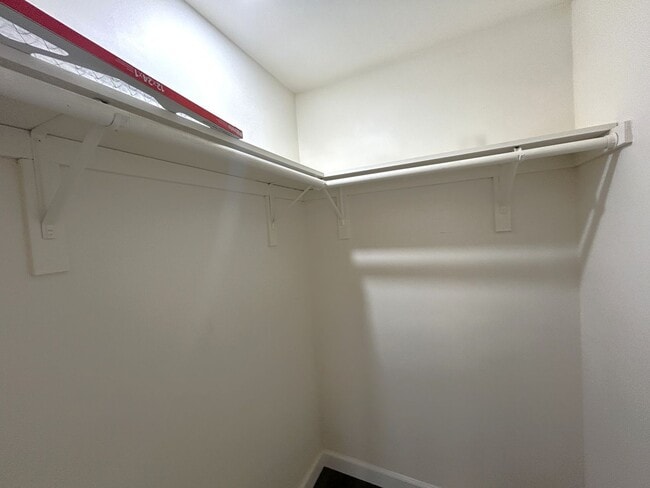 Building Photo - OAK CREEK DR UNIT D ONTARIO 91761  (2 BED / 2 BATH)