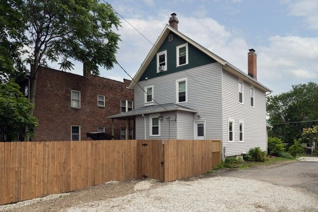 Building Photo - North Campus OSU Renovated Single Family H...