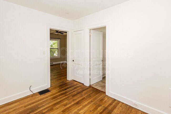 Building Photo - 3849 W 135th St