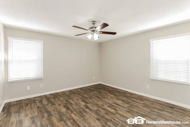 Building Photo - 3 Bed 2 Bath Home Available NOW!