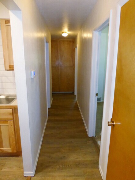 Building Photo - 1040 Ponderosa Dr