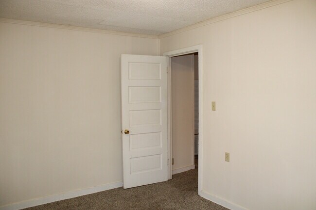 Building Photo - 4347 E Bayley St
