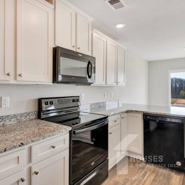 Building Photo - 3006 Wingadee Dr