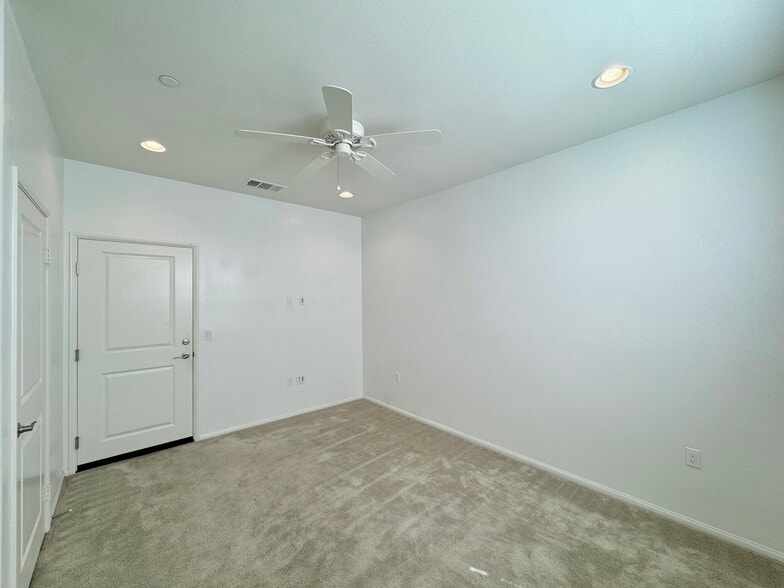 Building Photo - 6332 Planetary Rd