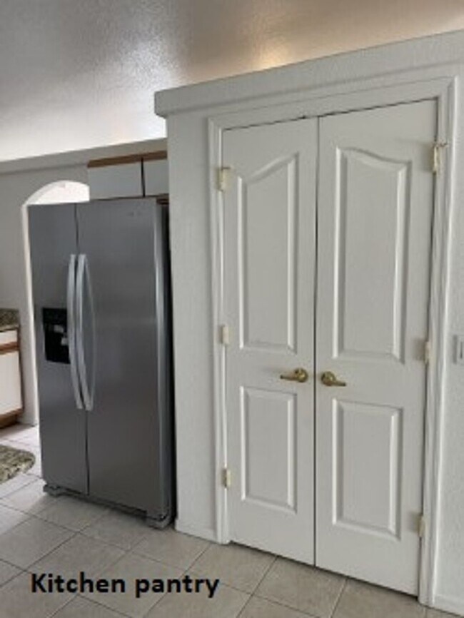 Building Photo - LAKE1335