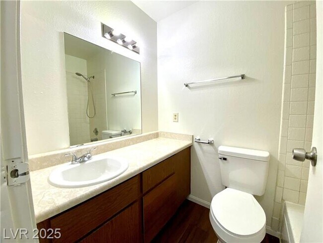 Building Photo - 2 Bed 2 Bth condo unit close to UNLV-***2 WEEKS FREE***