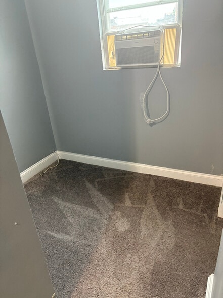 Building Photo - 54 N Morley St