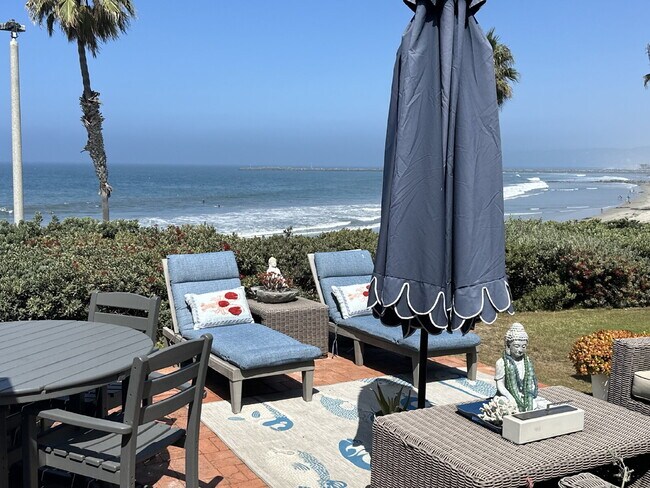 Primary Photo - Come home to a cozy cottage on the coast! ...