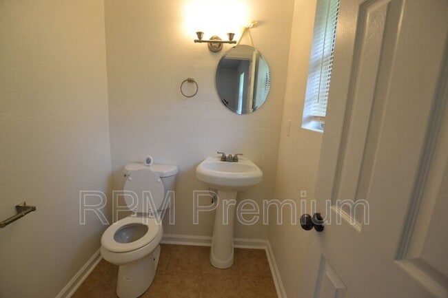 Building Photo - 1857 Theron Dr